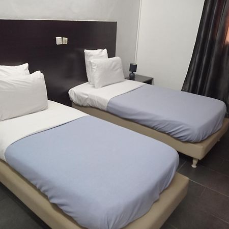 Residence Amann Appartement Et Spa Hammam Sauna Jacuzzi Marcory Экстерьер фото
